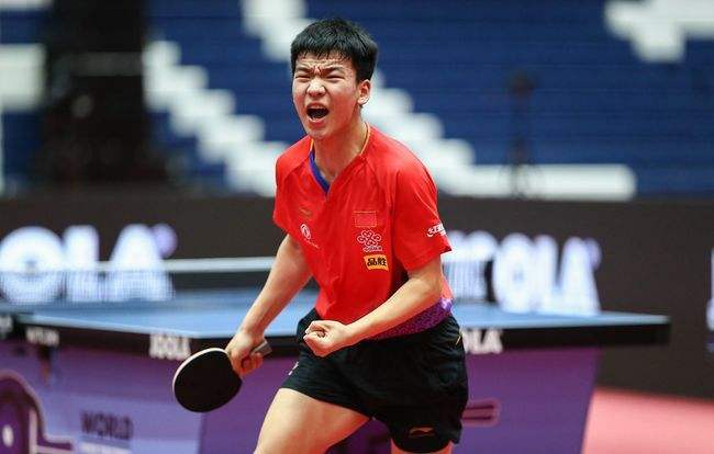 邮报整理C罗豪车收藏：有多辆布加迪，最贵的车价值850万英镑