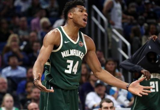 奥尔莫：欧洲杯门线解围是最兴奋时刻；若拿重要冠军就剃光头