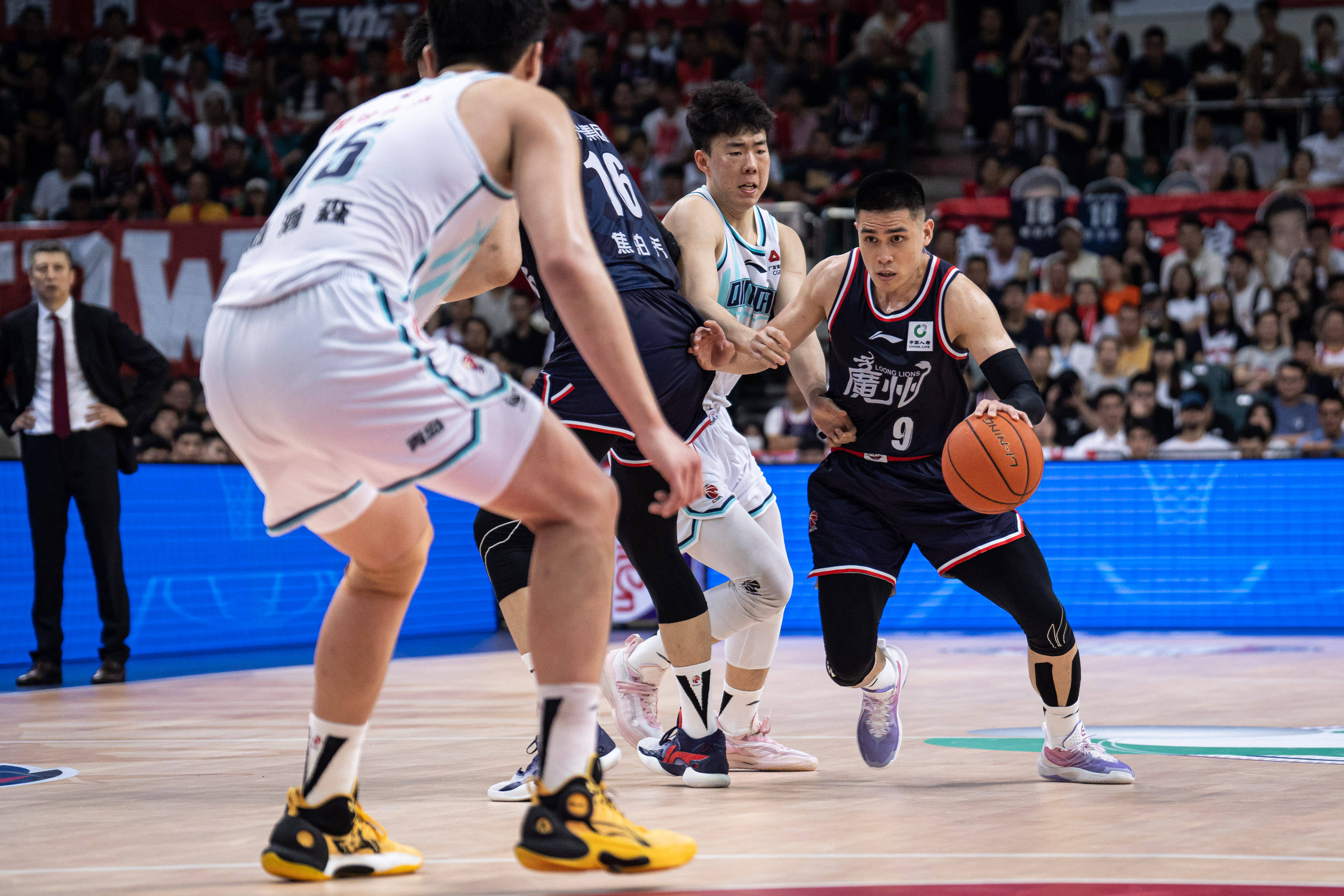 色单一而影 色单一而影